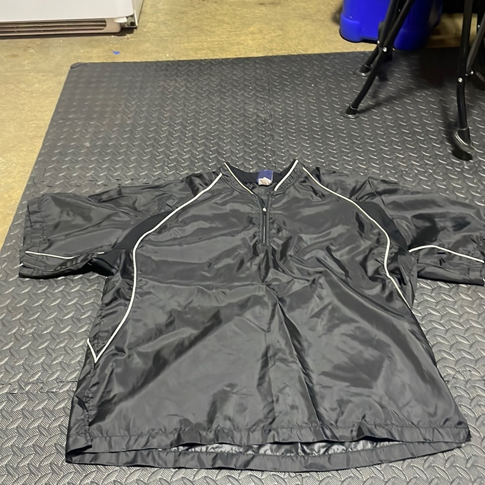 Mizuno Men’s size Large shirt